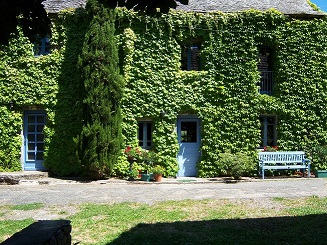 the venue, la maison du stage